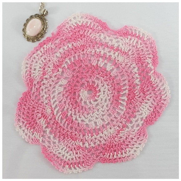 Crochet Ruffled Circle Shape Doily, Approx 4.5" - Picture 1 of 8
